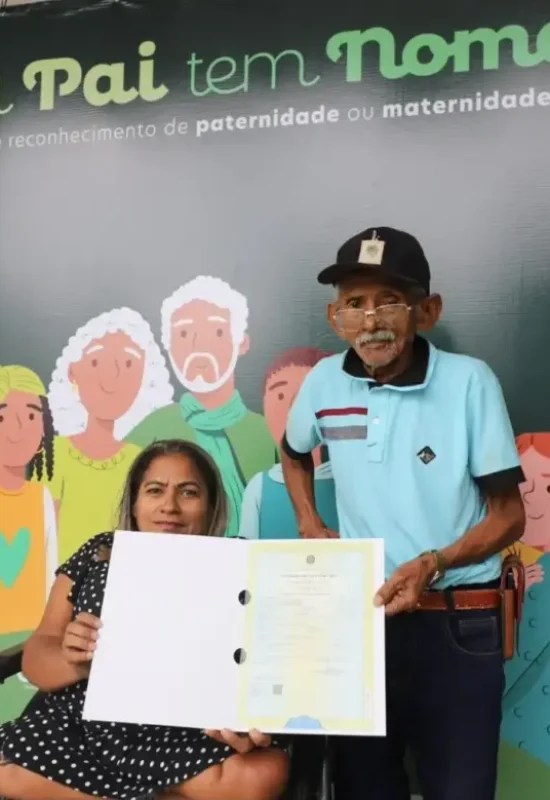 Após 54 anos, mulher realiza sonho de incluir nome do pai na certidão