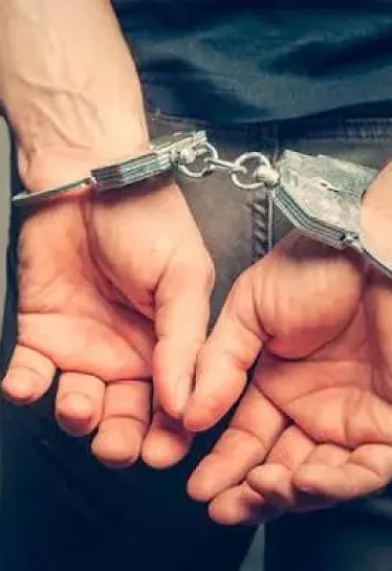 Homem é preso após ser flagrado com celular furtado durante Novenário em Cruzeiro do Sul