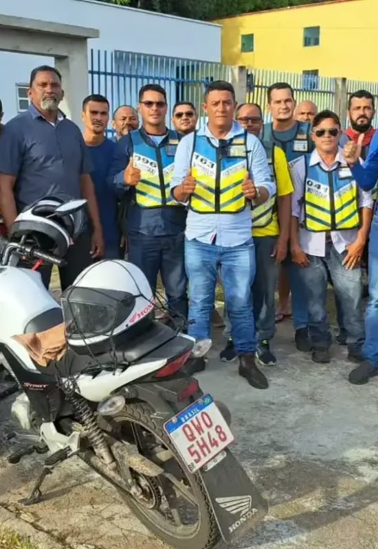 MP recomenda desocupação de imóvel público usado por mototaxistas em Cruzeiro do Sul