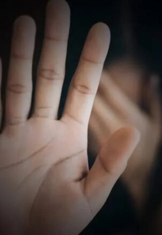 Polícia apura estupro coletivo contra adolescente de 17 anos em escola