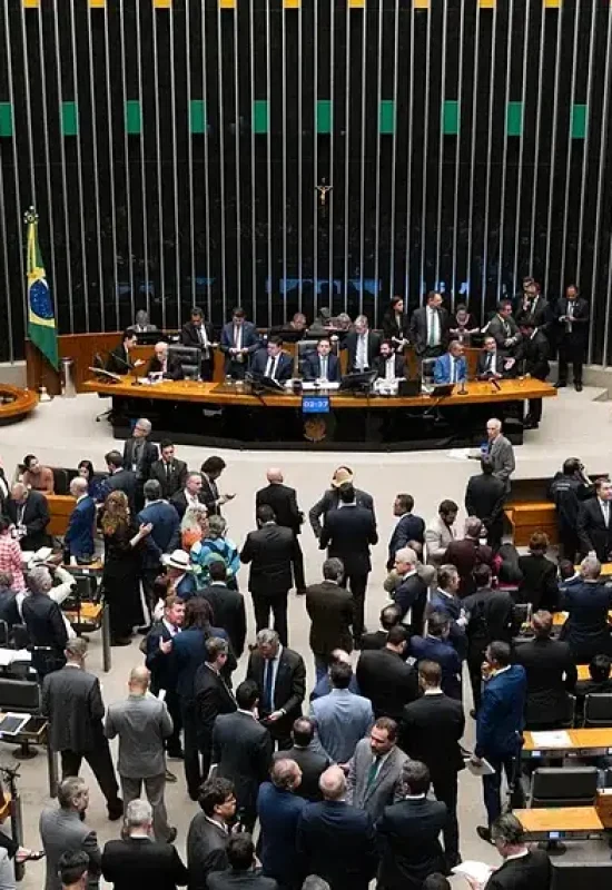 Câmara acelera PEC que põe fim à escala 6×1 e relator prevê aprovação