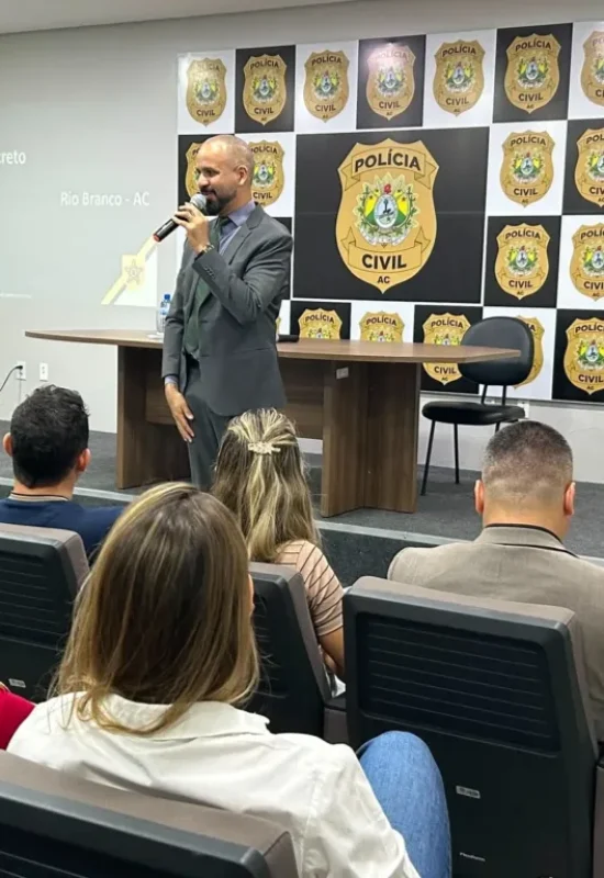 Polícia Civil do Acre promove curso sobre investigação de moeda falsa e criptomoedas com apoio da Embaixada dos EUA