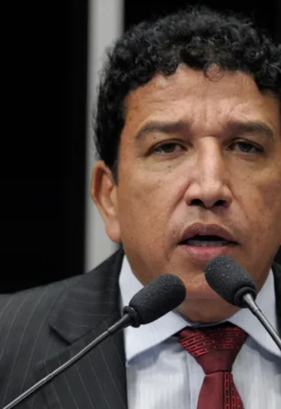 Magno Malta registra BO contra técnica de enfermagem após acusação de agressão