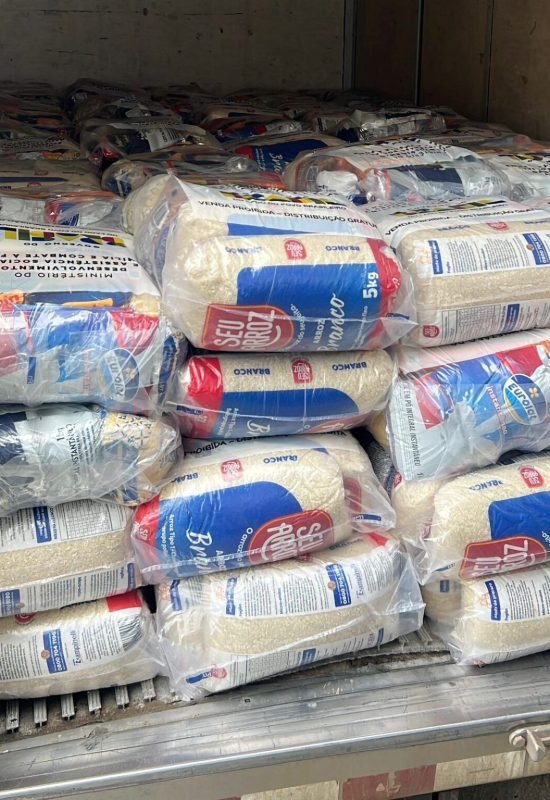 Governo envia cestas básicas e colchões para famílias atingidas pela cheia em Cruzeiro do Sul