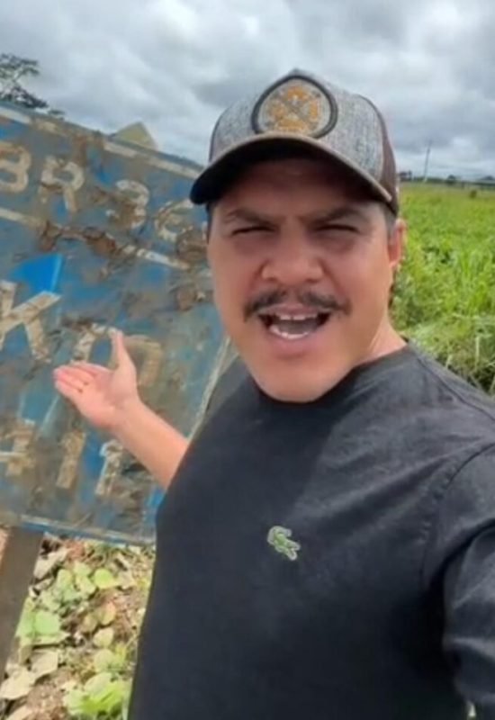 “Não tem buraco”: vídeo viral ironiza condições da BR-364 no Acre