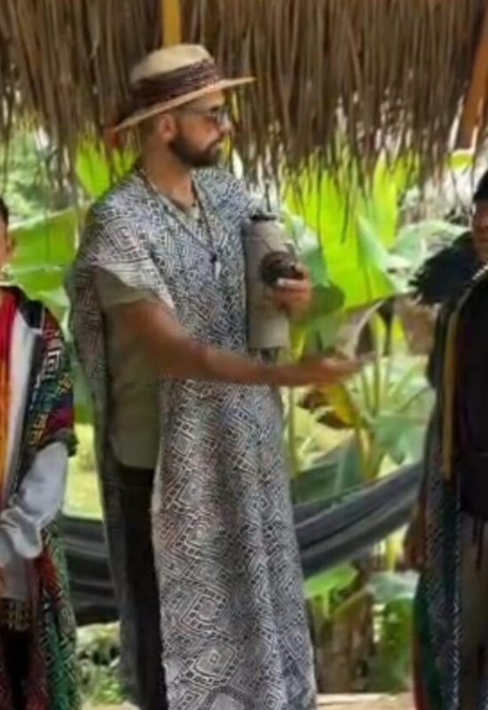 Pisada dos Txana transforma cantos ancestrais em música para divulgar cultura indígena