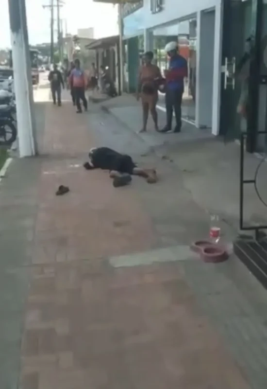 Tentativa de assalto a loja da Vivo deixa ao menos dois feridos no Centro de Cruzeiro do Sul