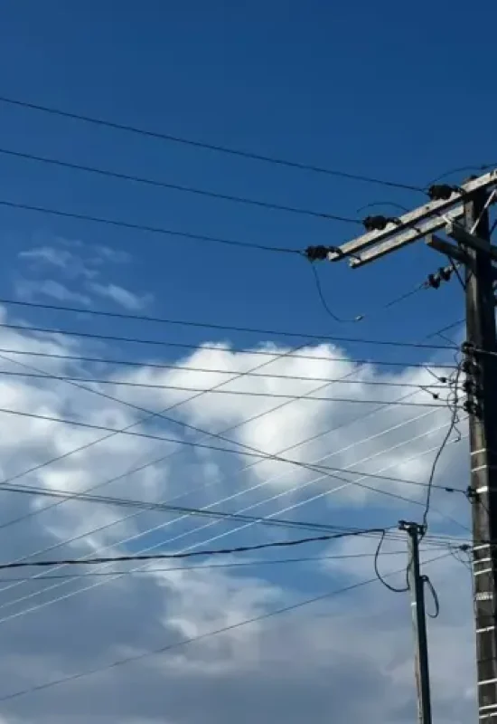 Quedas de energia em menos de 24 horas geram reclamações de moradores no Vale do Juruá