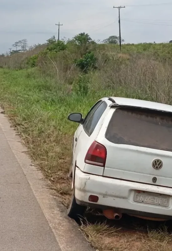 Homem furta carro, abandona veículo após pane e é preso a pé na BR-364, em Sena Madureira