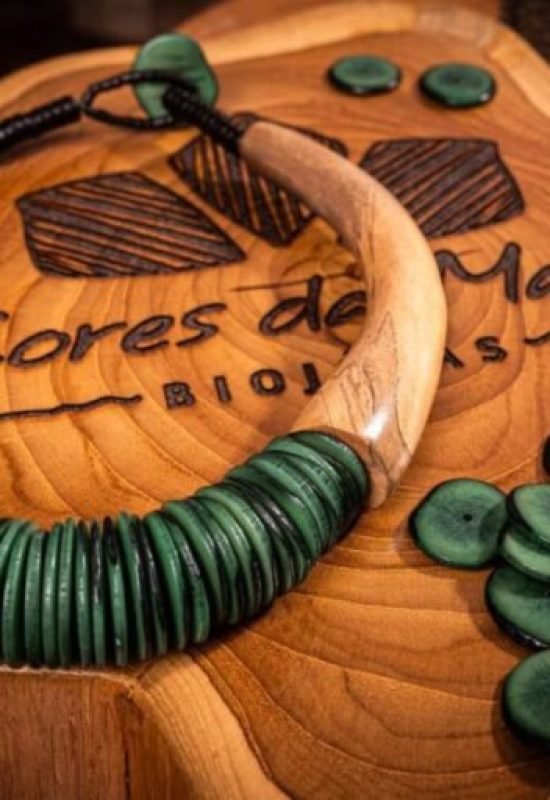 Biojoias acreanas são destaque em feira de artesanato em Paris
