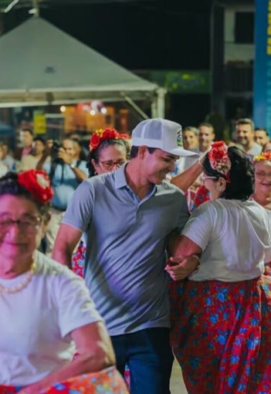 Grupo de carimbó do Centro do Idoso se apresenta no Festival da Farinha