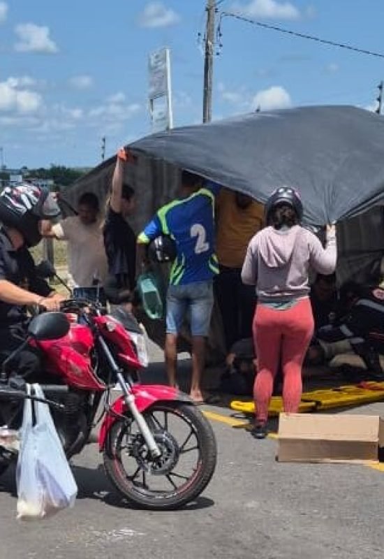 Colisão entre caminhonete e moto deixa homem ferido em Cruzeiro do Sul