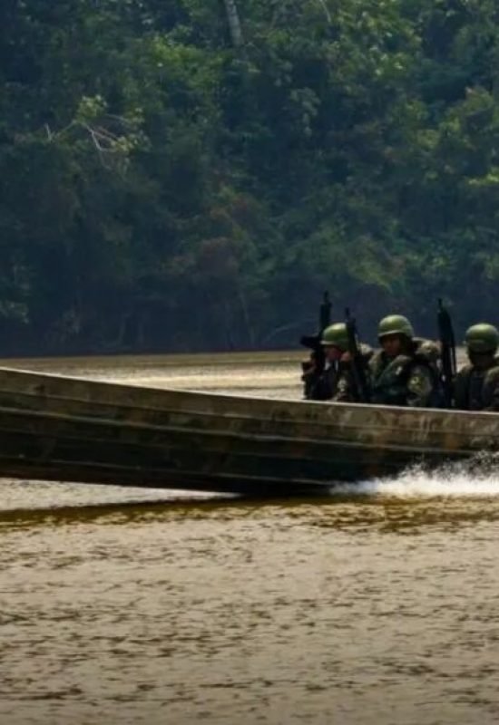 Exército apreende drogas e armamento na fronteira Brasil-Colômbia