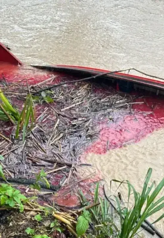 Vazamento de 15 mil litros de diesel no Rio Tarauacá vira alvo de inquérito do MP no Acre e prefeitura decreta emergência