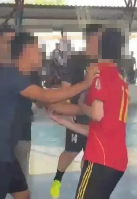 Confusão com agressões é registrada após partida de futsal em escola de Cruzeiro do Sul