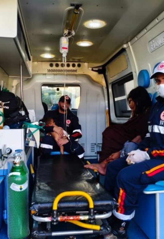 Criança indígena de 10 meses é resgatada por aeronave após quadro de pneumonia no interior do Acre