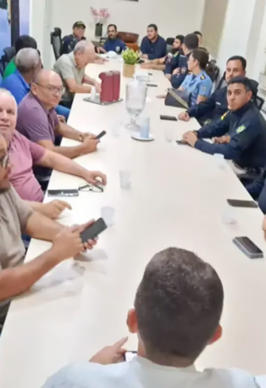 Taxistas prometem fechar todas as estradas do Acre contra trabalho clandestino