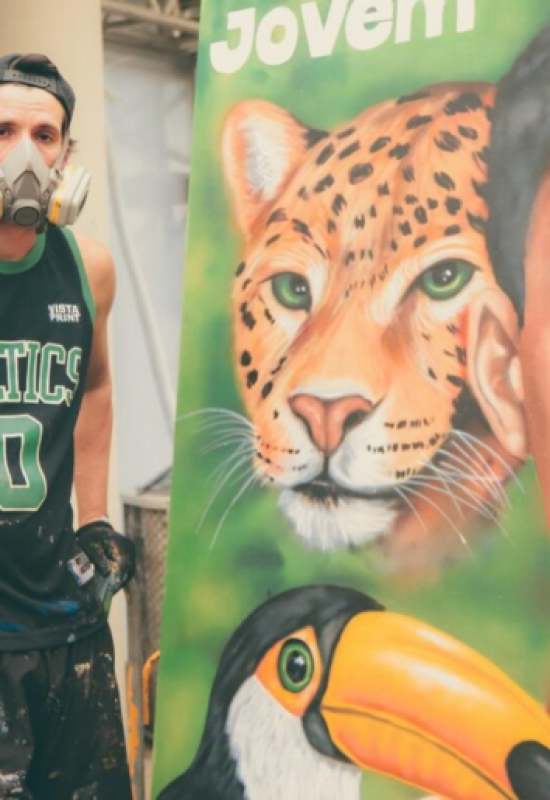 Artista que coloriu elevados da capital leva arte do Acre para festival nacional