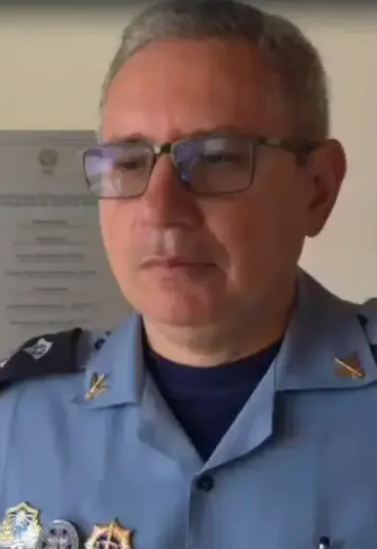 Homem não aceita fim de relacionamento, arromba casa e é preso por tentativa de feminicídio no bairro Cruzeirão