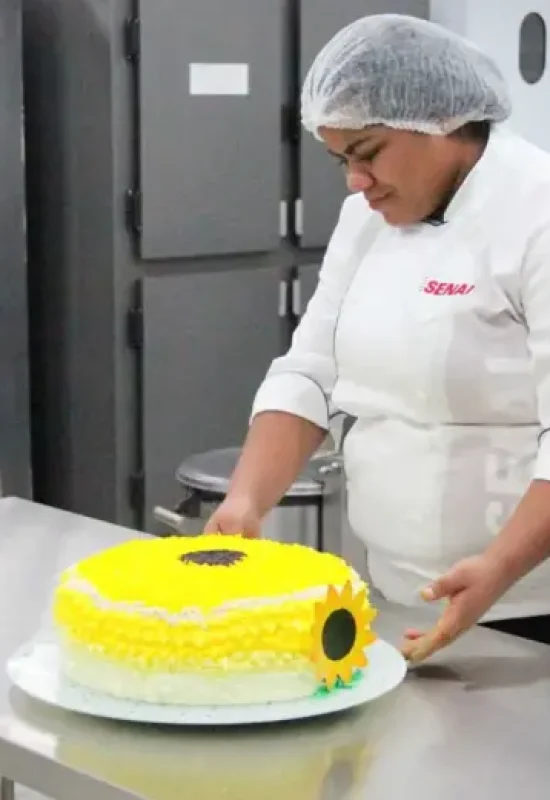 Senac abre 20 vagas gratuitas para curso de confeitaria em Cruzeiro do Sul