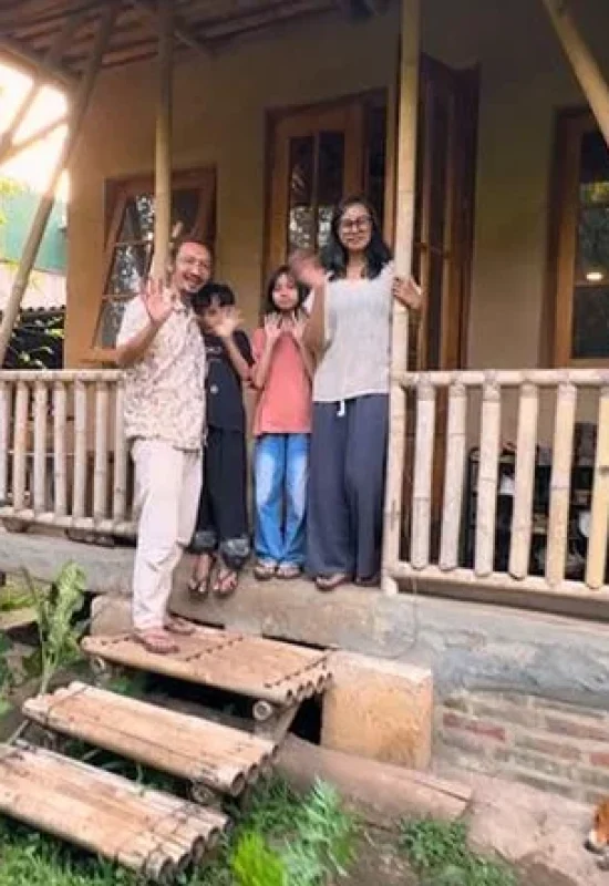 Especialista constrói residência sustentável com bambu e terra por apenas US$ 460