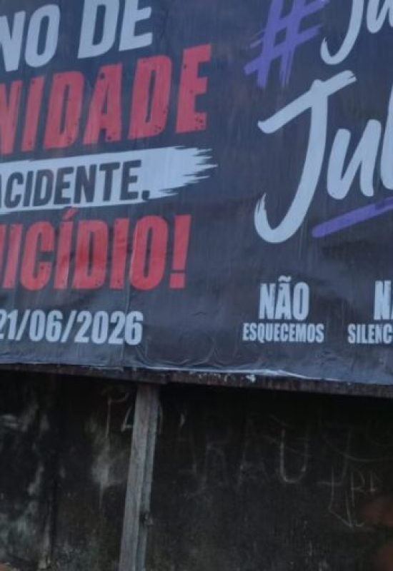 Um ano após morte de Juliana Chaar, família instala outdoor em Rio Branco para cobrar julgamento dos acusados