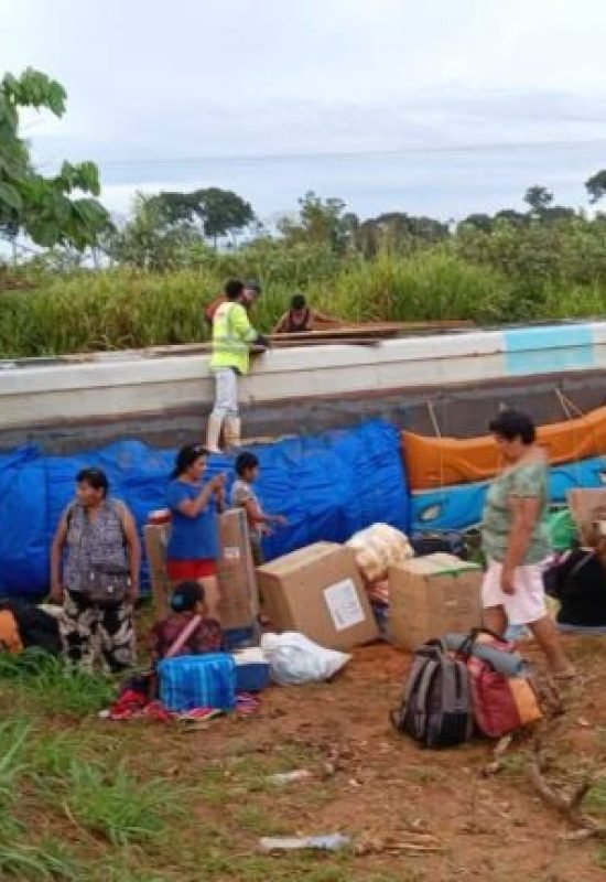 Ônibus tomba em rodovia e deixa ferido na rota entre La Paz e Cobija