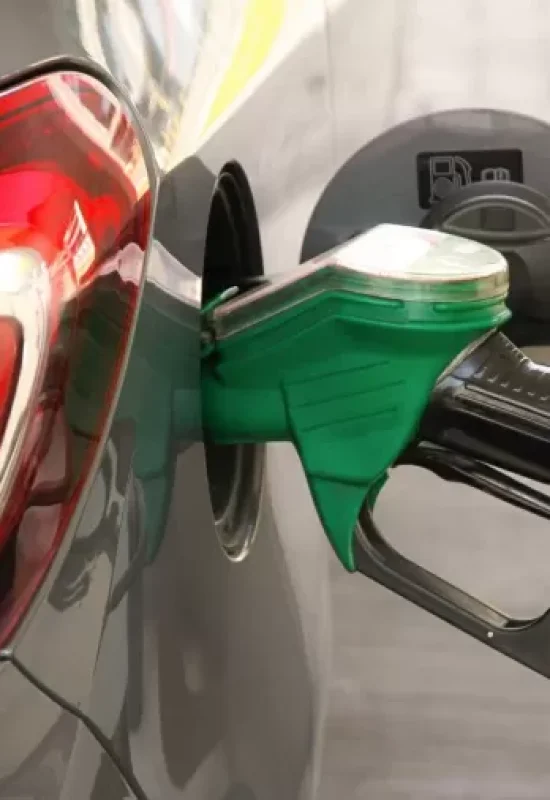 PRF, Procon e MPAC fiscalizam postos de combustíveis contra preços abusivos