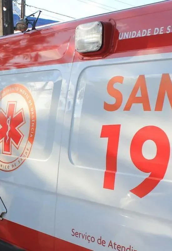 Mulher sofre corte profundo na cabeça após ser agredida pelo marido